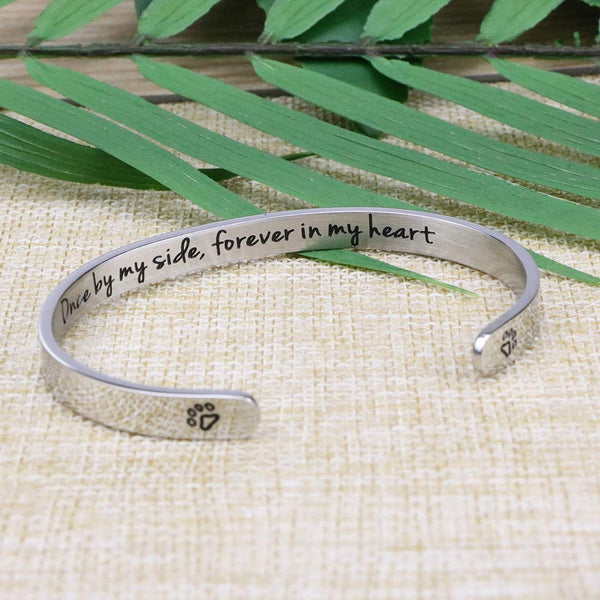 MEMGIFT Dog Memorial Cuff Bracelet Remembrance Loss of Pet Jewelry Sympathy Gift Engraved Pets Name